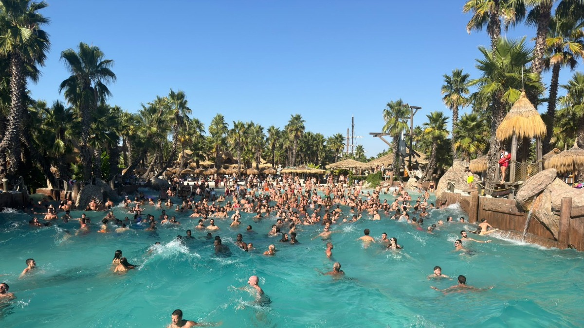 Caribe Bay pieno per Ferragosto a Jesolo: minigolf a 24 buche incluso - 