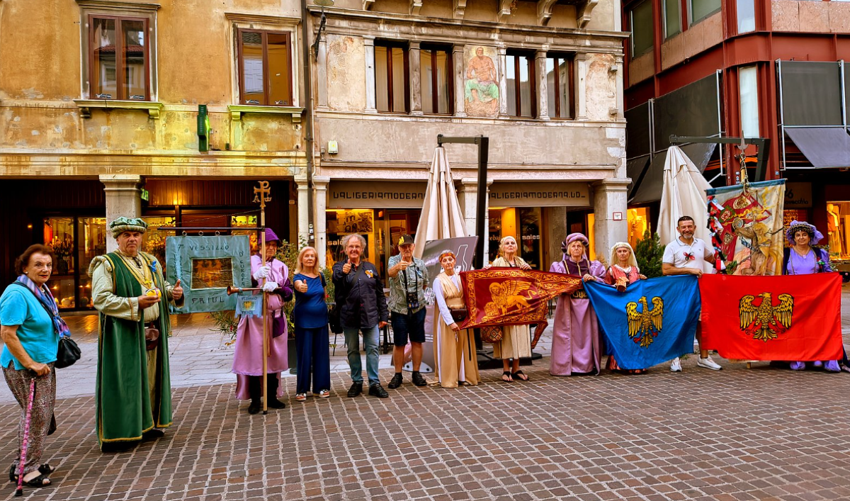 In piazza a Ferragosto per far rivivere la storia di Udine: grande partecipazione al “Pali di Avost” - 