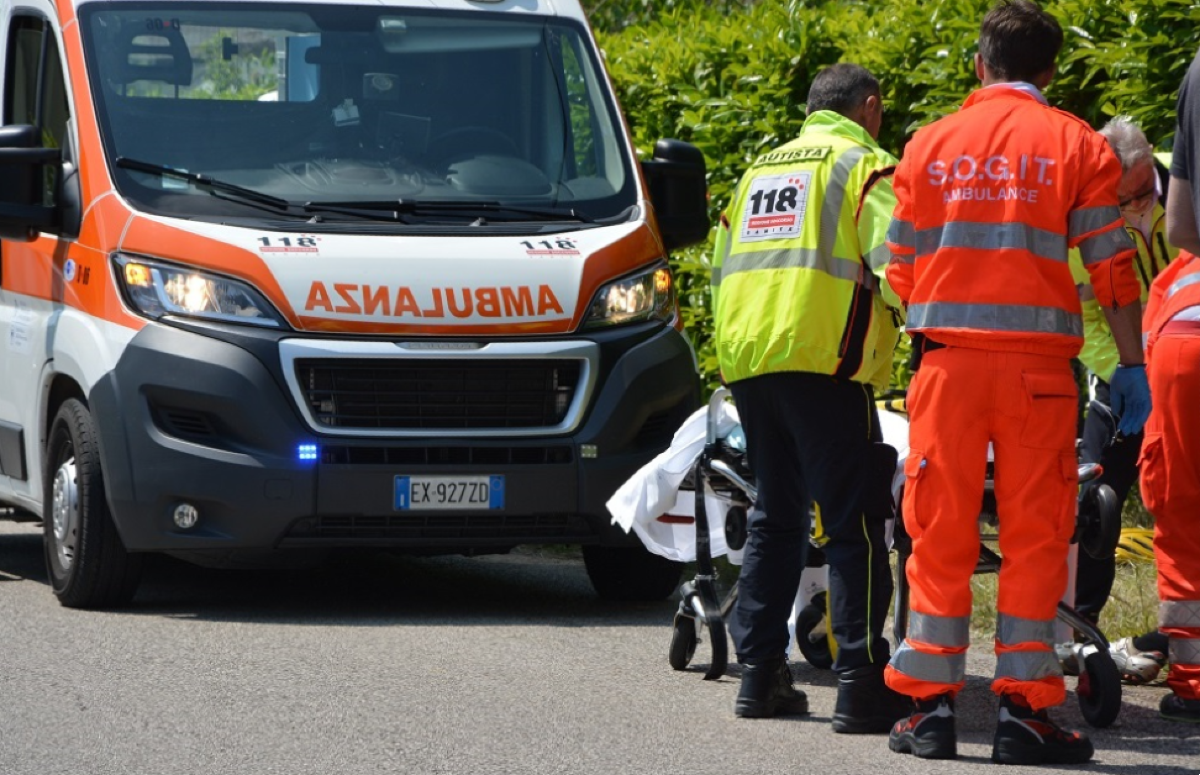 Esce per correre, poi la tragedia a Casier: 56enne trovato morto su una panchina - 