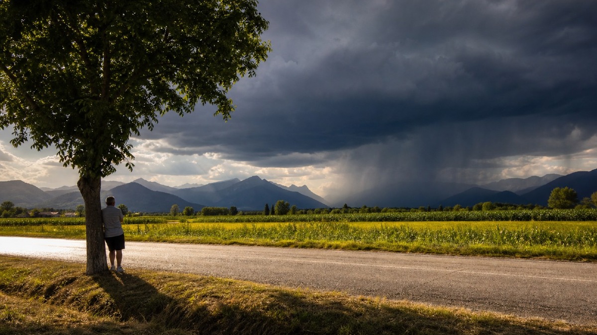 Caldo nel Nordest, ancora due giorni estivi poi la svolta: temporali forti e temperature giù - 