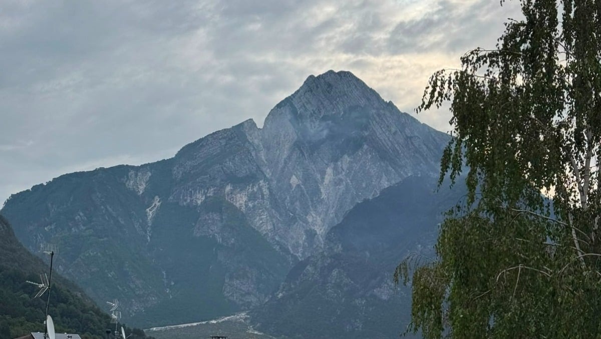 Amariana, Pissebus torna abitata: revocato lo sgombero mentre il fumo cala in Carnia - 