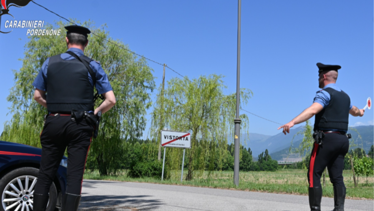 Ruba un’auto e parte la fuga, poi l’incidente e un nuovo furto | VIDEO - 