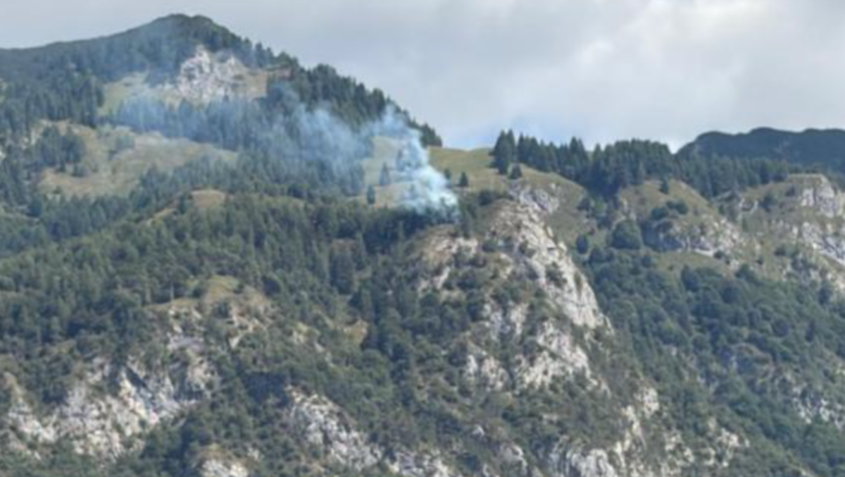 Nuovi incendi in Friuli e Canadair ancora in volo, ma da domani arriva la svolta - 