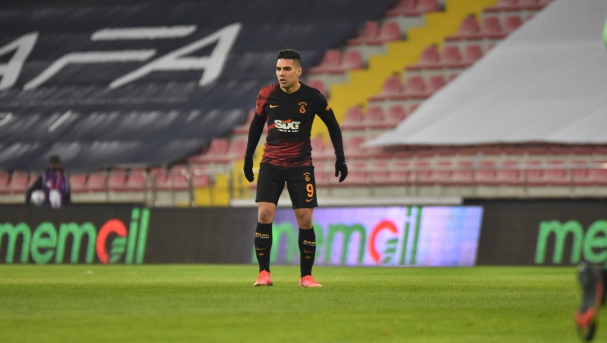 Ghedjemis resta al Frosinone, i Rangers rinunciano dopo il due di picche - 