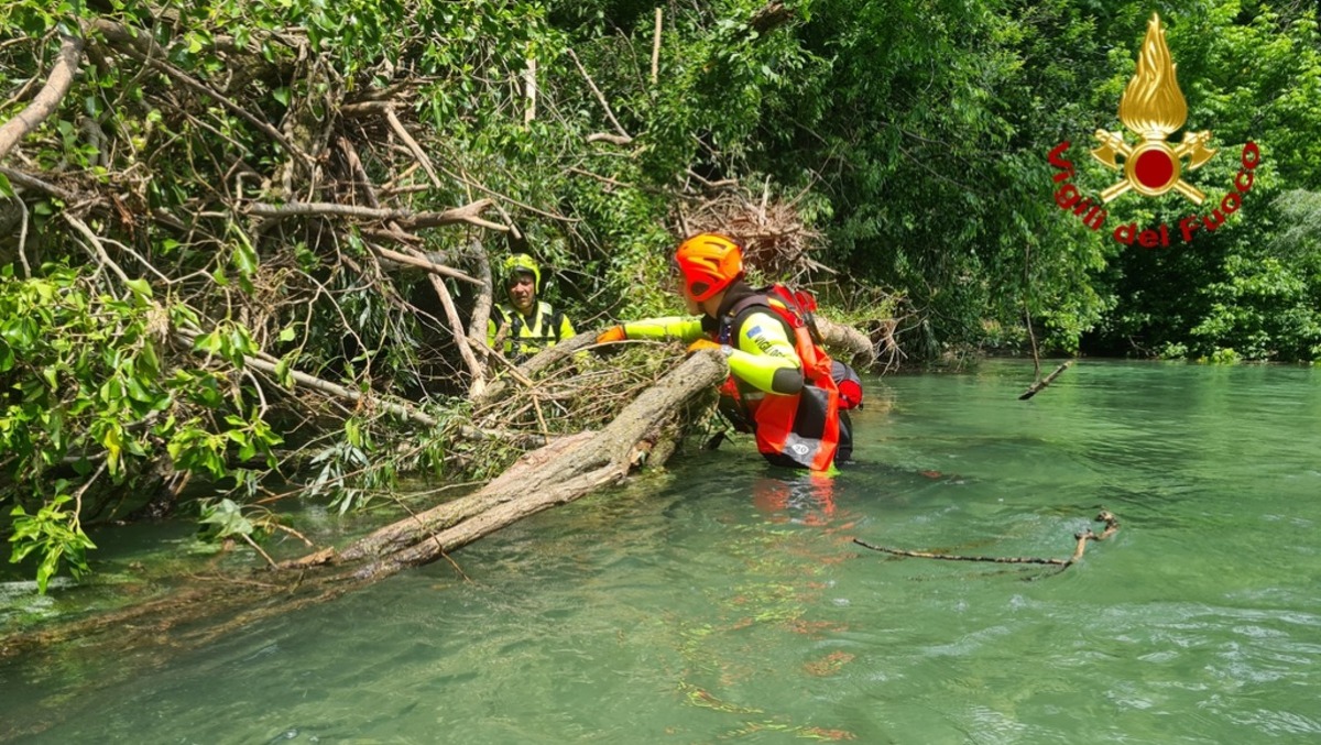 Il marito trova i suoi effetti personali sulla riva: dispersa 50enne nel lago di Lavarone - 