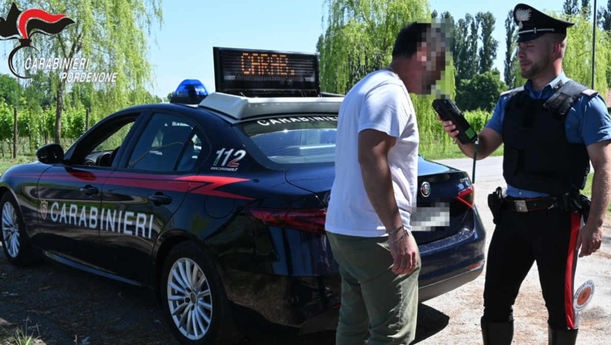 Raffica di incidenti e patenti ritirate: 12 automobilisti denunciati nel Pordenonese - 