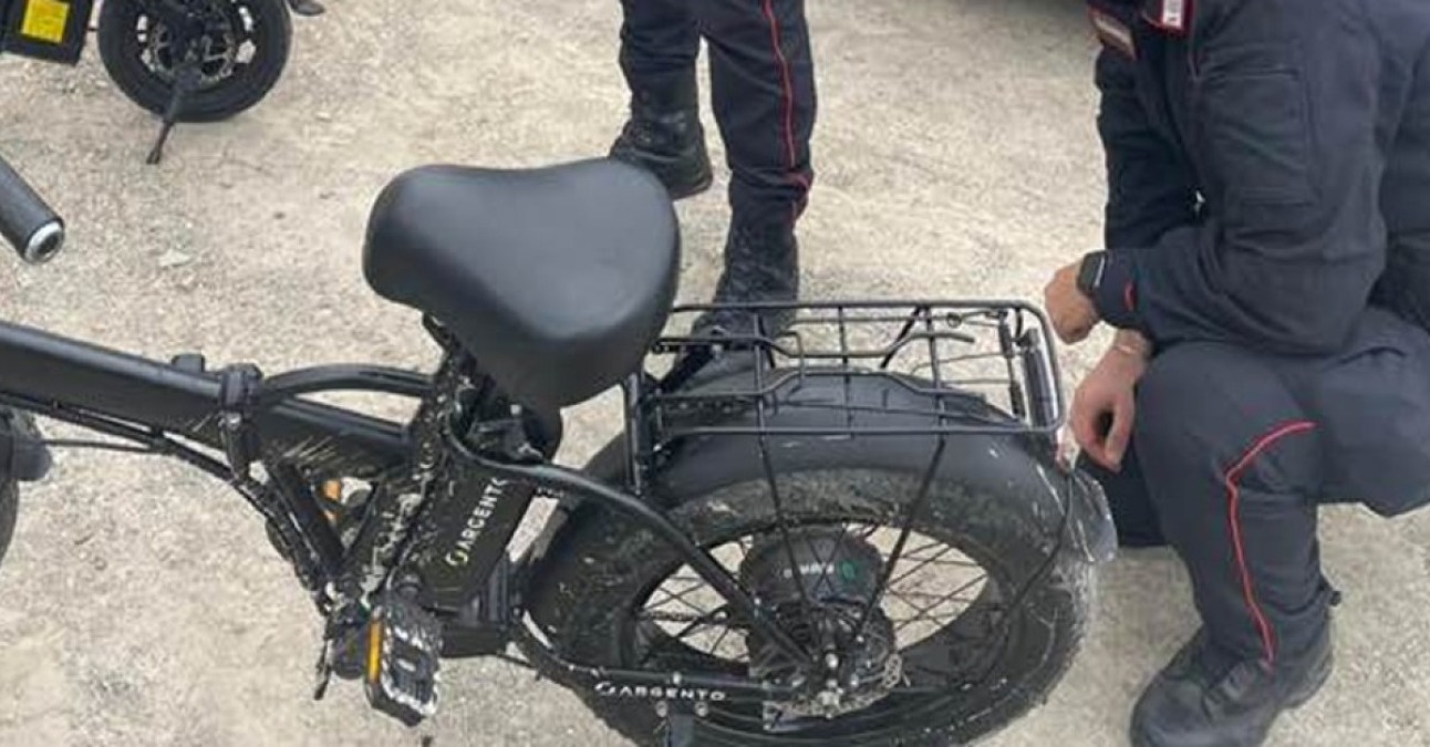 Bici elettrica “truccata” sfreccia a 50 km/h: maxi multa da 5.420 euro e sequestro - 