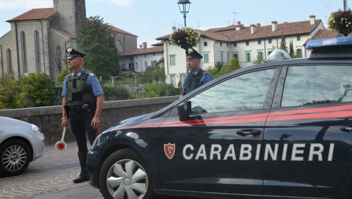 «Preparate denaro e gioielli»: anziana smaschera la truffa, 3 nordafricani denunciati - 