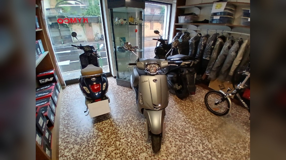 Fratelli Cazzola Moto, 80 anni al Bassanello tra officina storica e ricambio difficile - 