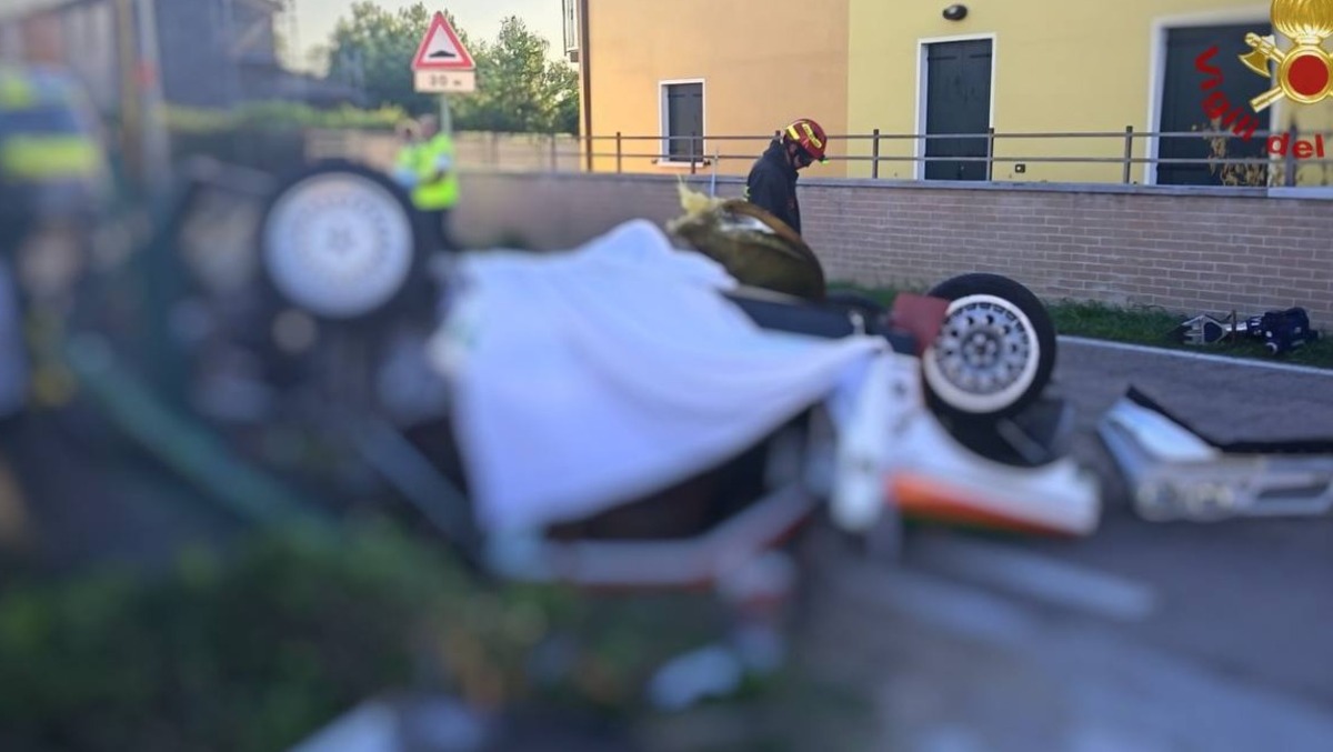 Ancora un incidente mortale nel Nordest: auto si ribalta, muore un 35enne - 
