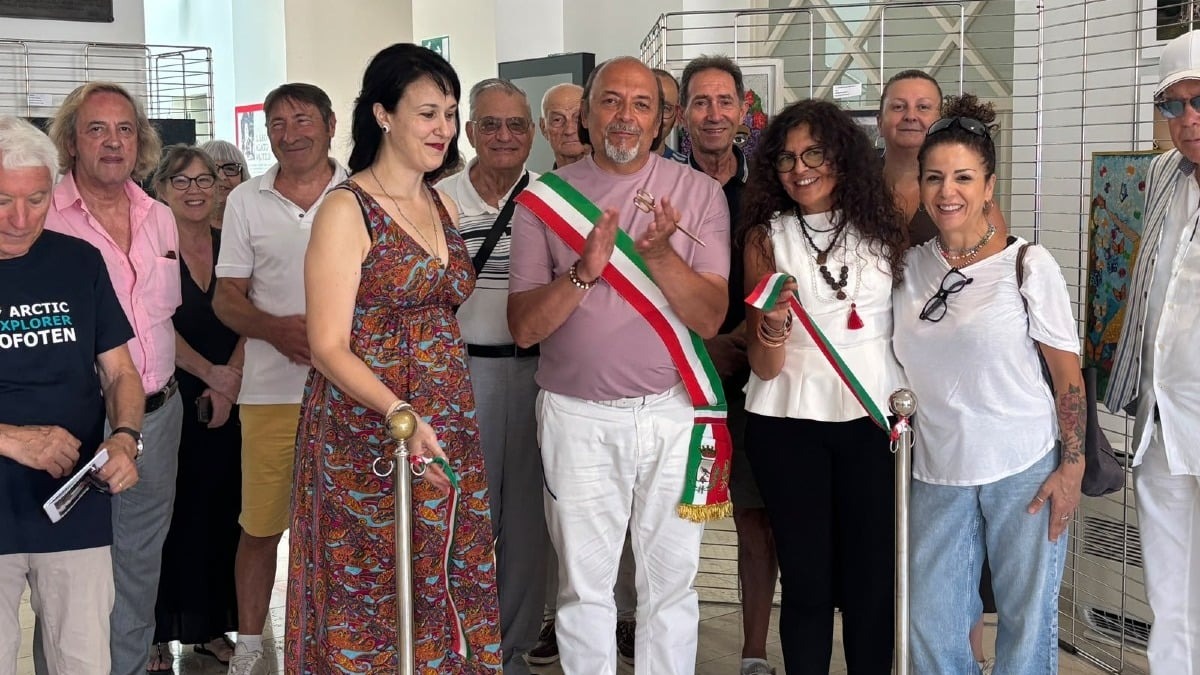 Monfalcone apre il Municipio all’arte: fino al 2 settembre la personale di Raiquen Arduini - 