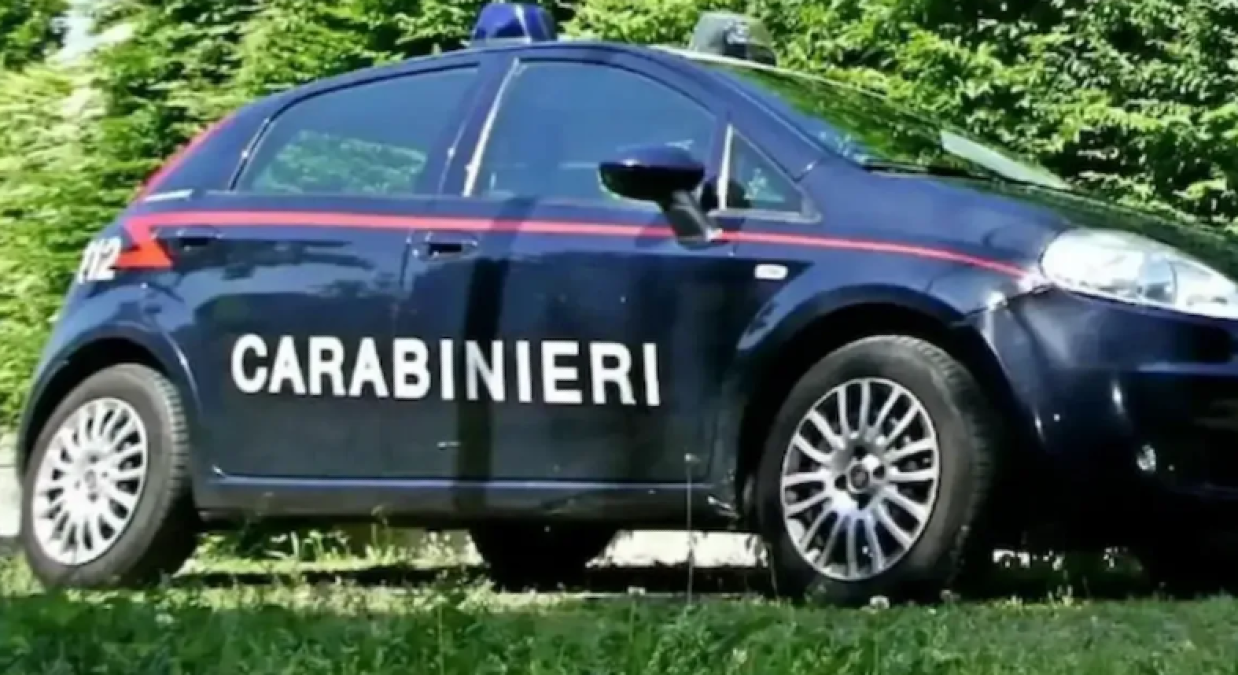 Pugno in faccia alla sagra: perde conoscenza e cade a terra davanti a moglie e figlie - 