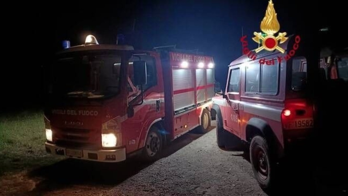 Si perde nel bosco dopo aver perso gli occhiali: salvato appena prima del precipizio - 