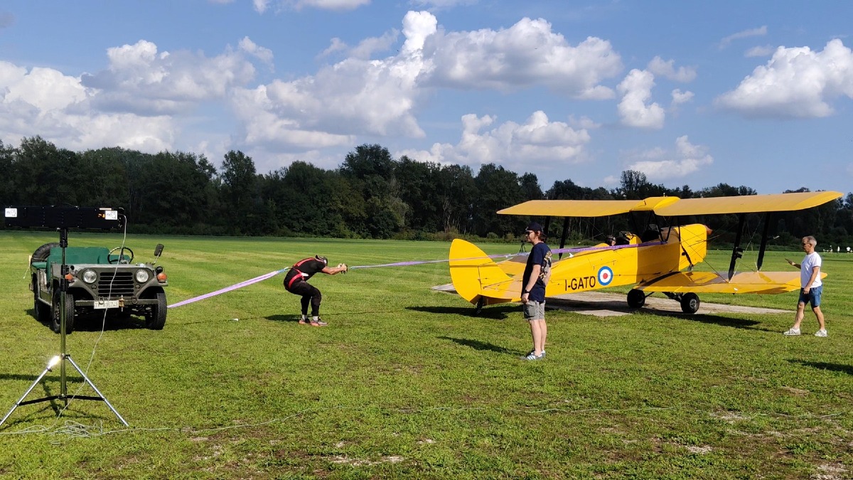 Alex Camera ferma un aereo in decollo: nuovo primato per l’atleta pordenonese - 