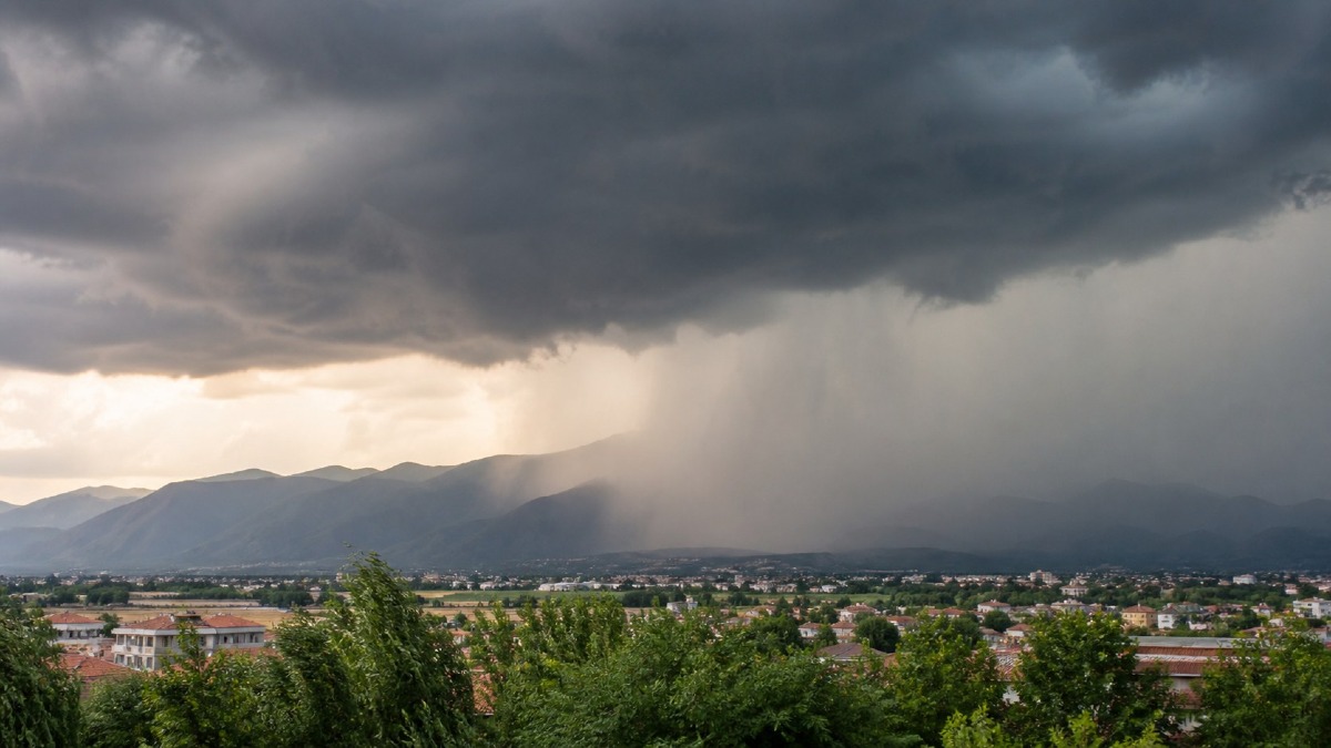 Temporali forti nel Nordest: dove colpiranno tra oggi e il 2 settembre e quando calerà il caldo - 