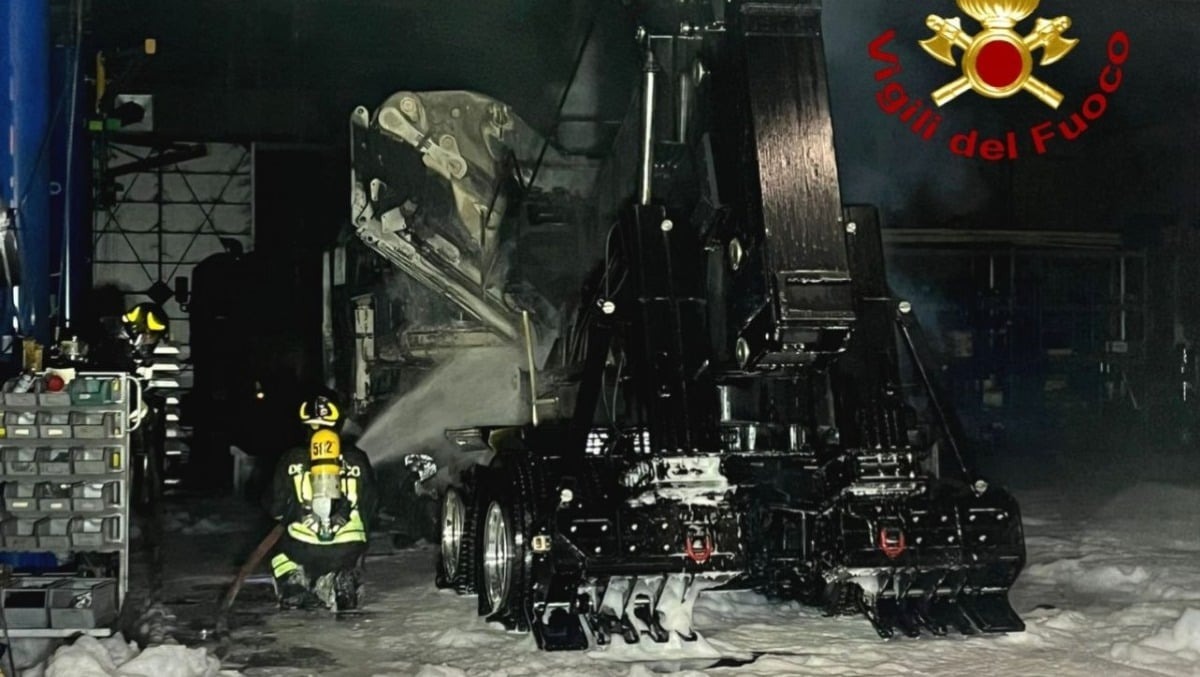 Fontaniva, rogo in un capannone di via Boschi: danneggiato anche un camion - 