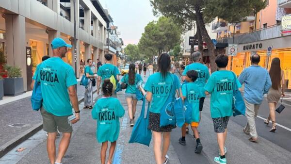 Jesolo, in via Bafile riparte la campagna informativa rivolta ai ragazzi della movida