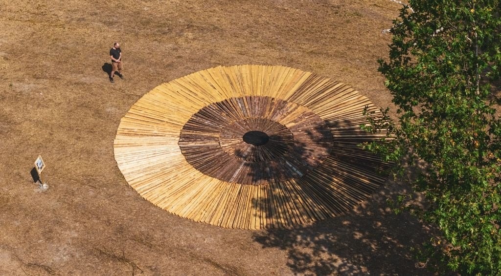 Sagrado, sul greto dell’Isonzo nasce “Cose di Casa”: land art collettiva con i giovani