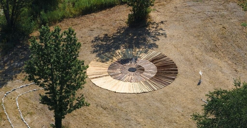 Sagrado, sul greto dell’Isonzo nasce “Cose di Casa”: land art collettiva con i giovani