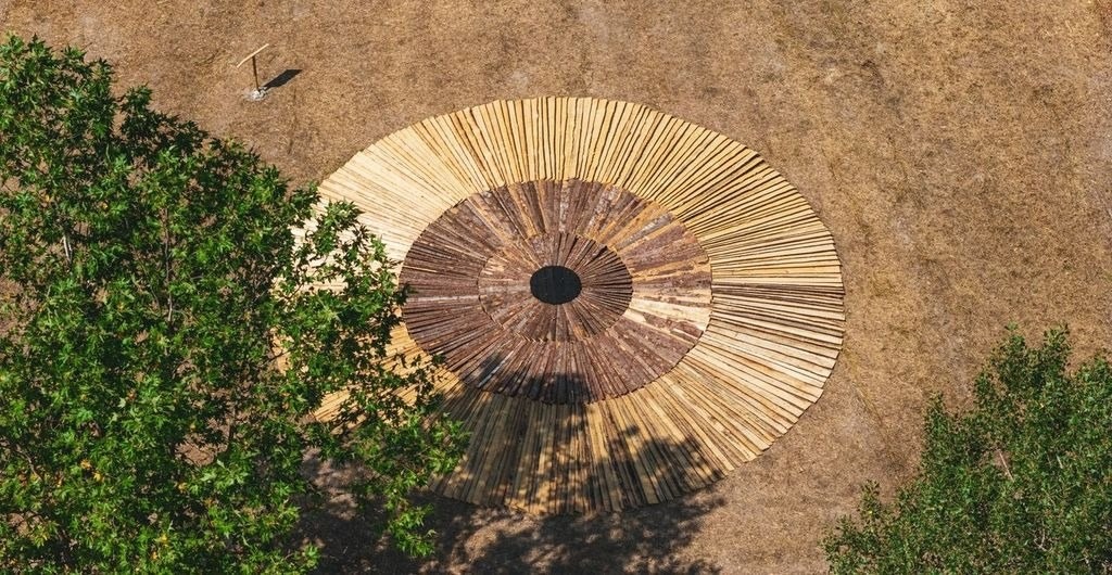 Sagrado, sul greto dell’Isonzo nasce “Cose di Casa”: land art collettiva con i giovani