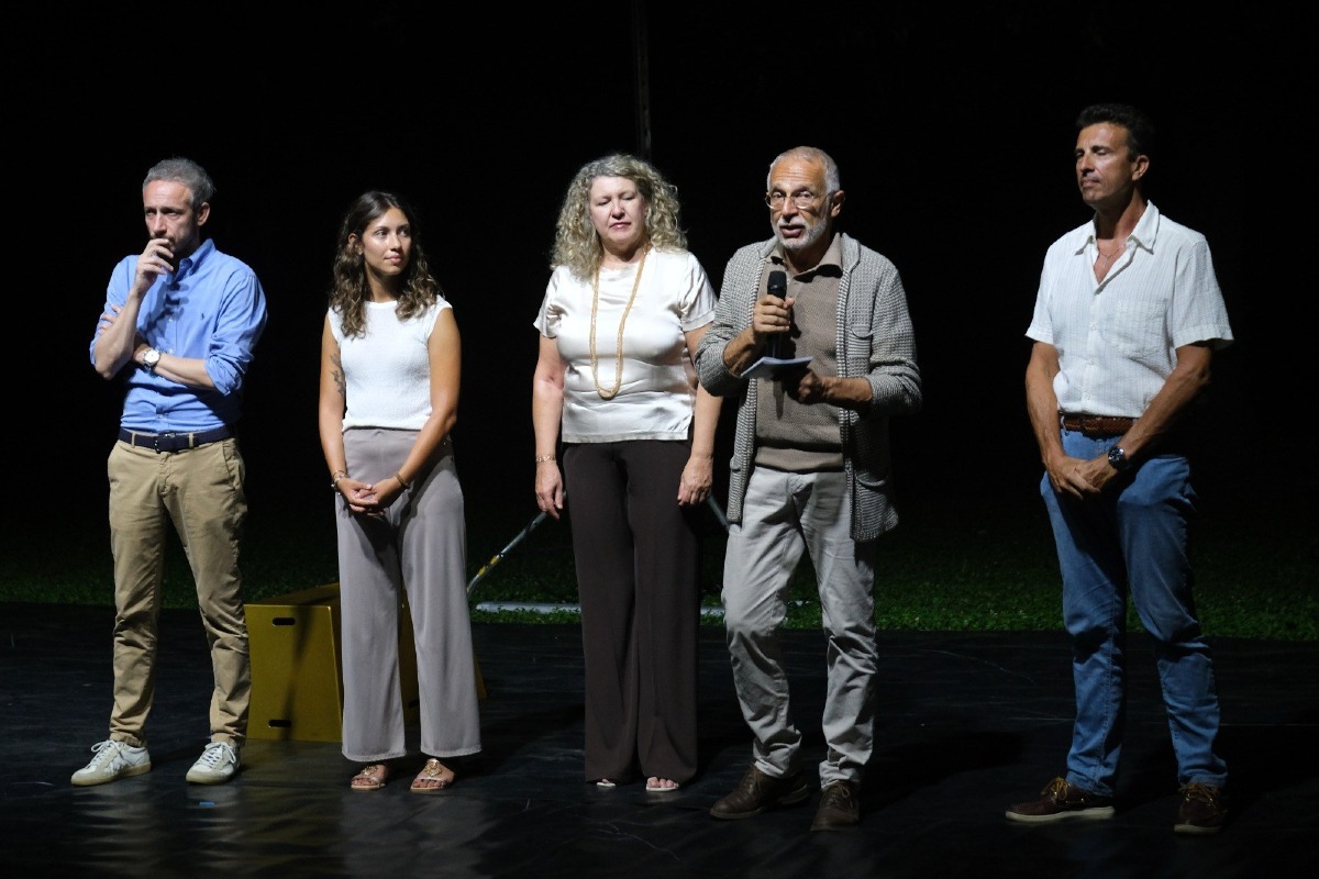 Occhiobello, Antonella Questa conquista Villa Pepoli con "Offro io!"
