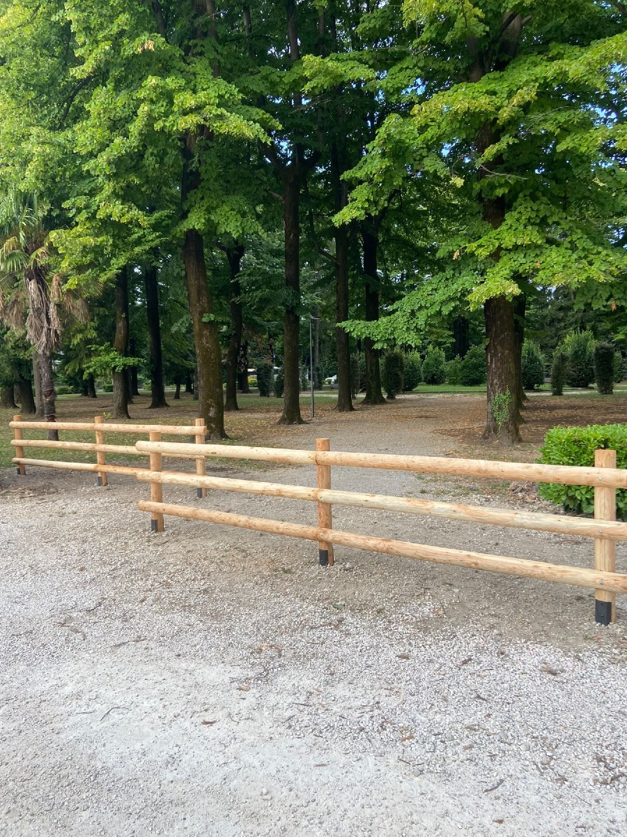 Pordenone, nuove staccionate in 5 parchi cittadini: conclusi i lavori nelle aree verdi