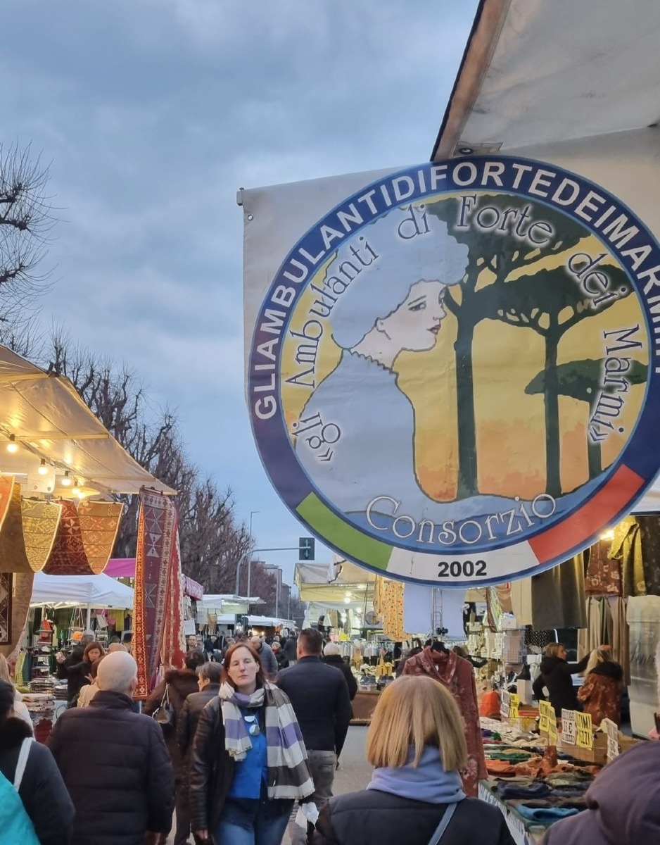 Cadore, doppio mercato degli Ambulanti di Forte dei Marmi il 14 e 15 agosto 2026