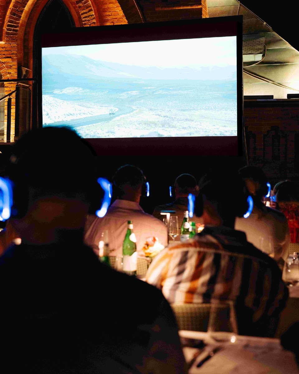 Mostra del Cinema 2026, Hilton Molino Stucky punta su rooftop movie night e cocktail a