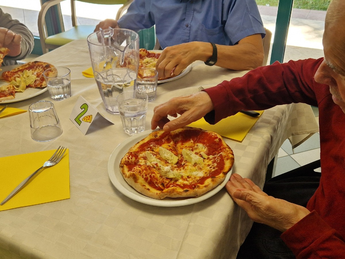 Portogruaro, alla Francescon la pizza diventa esercizio di memoria per 50 anziani