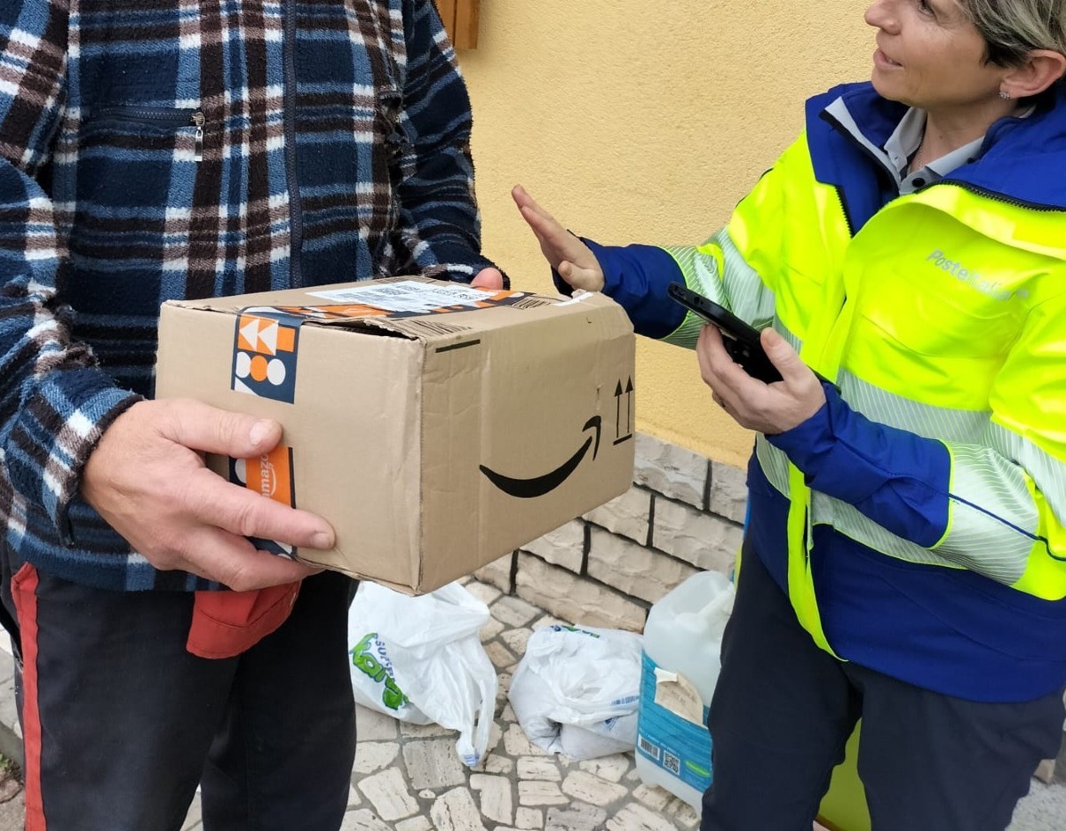 Treviso, con Poste Delivery Web si possono spedire valigie e pacchi fino a 30 chili