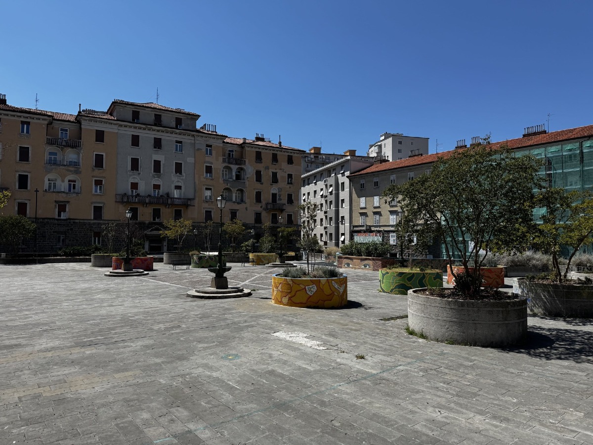 Caldo a Trieste, oltre 160 segnalazioni: Piazza Unità la più evitata