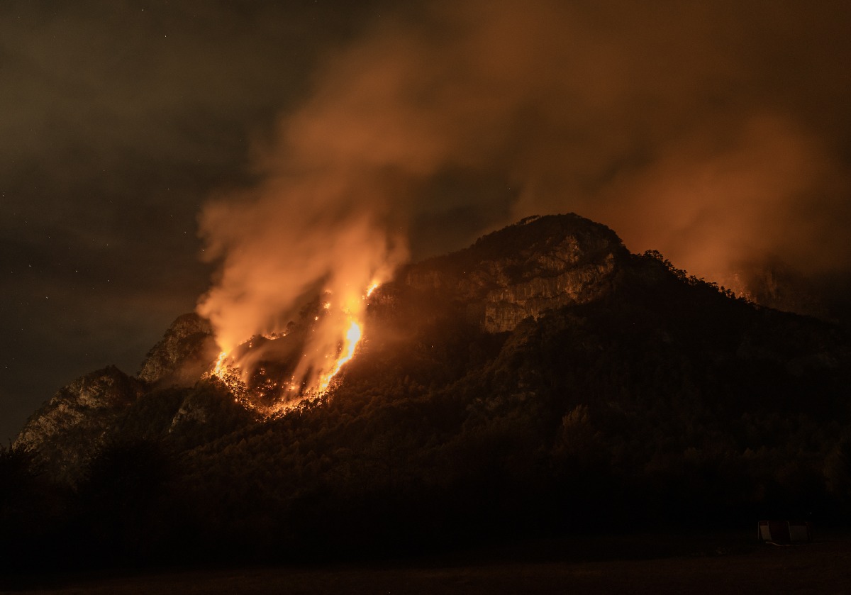 Situazione incendio Amaro (UD) 13/08/2026 ore 01:30 Foto Eljon Ejlli