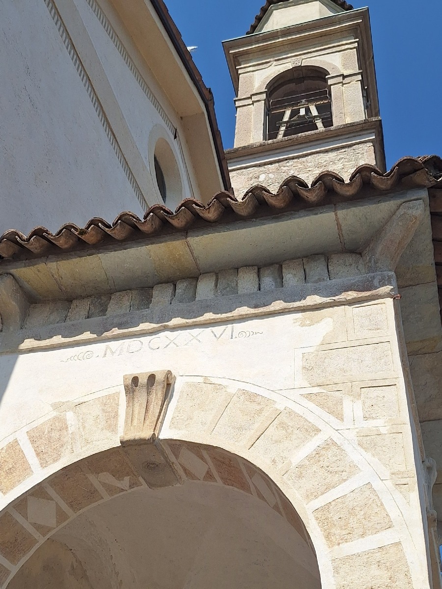 Miane, nuovi affreschi emersi nel restauro della chiesa di Sant’Antonio a Vergoman