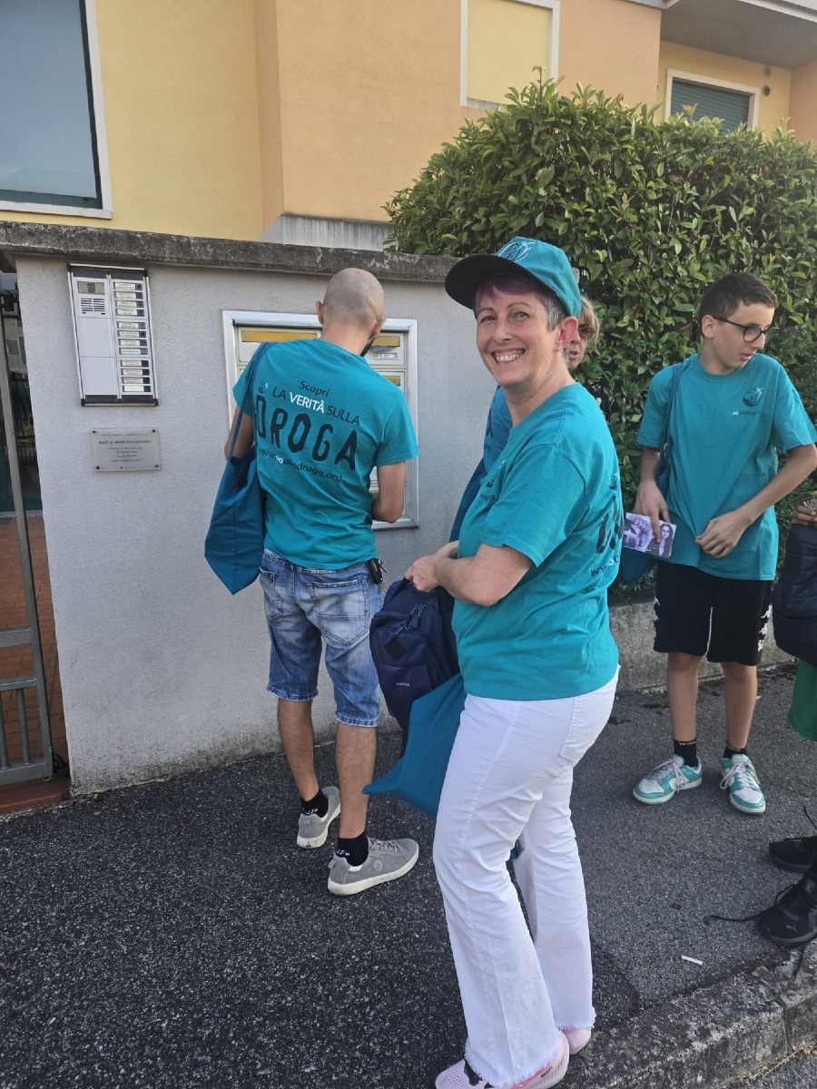 Padova Ovest, distribuiti migliaia di opuscoli contro la droga prima di Ferragosto