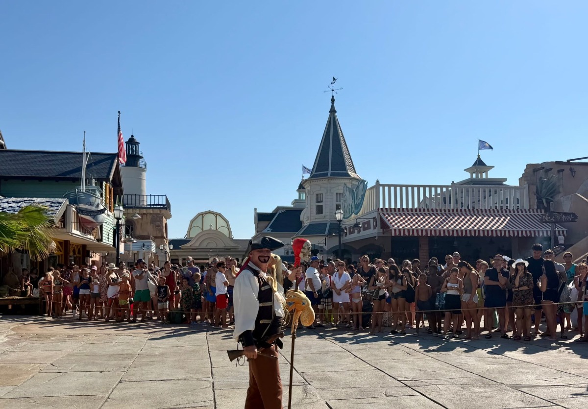 Caribe Bay pieno per Ferragosto a Jesolo: minigolf a 24 buche incluso