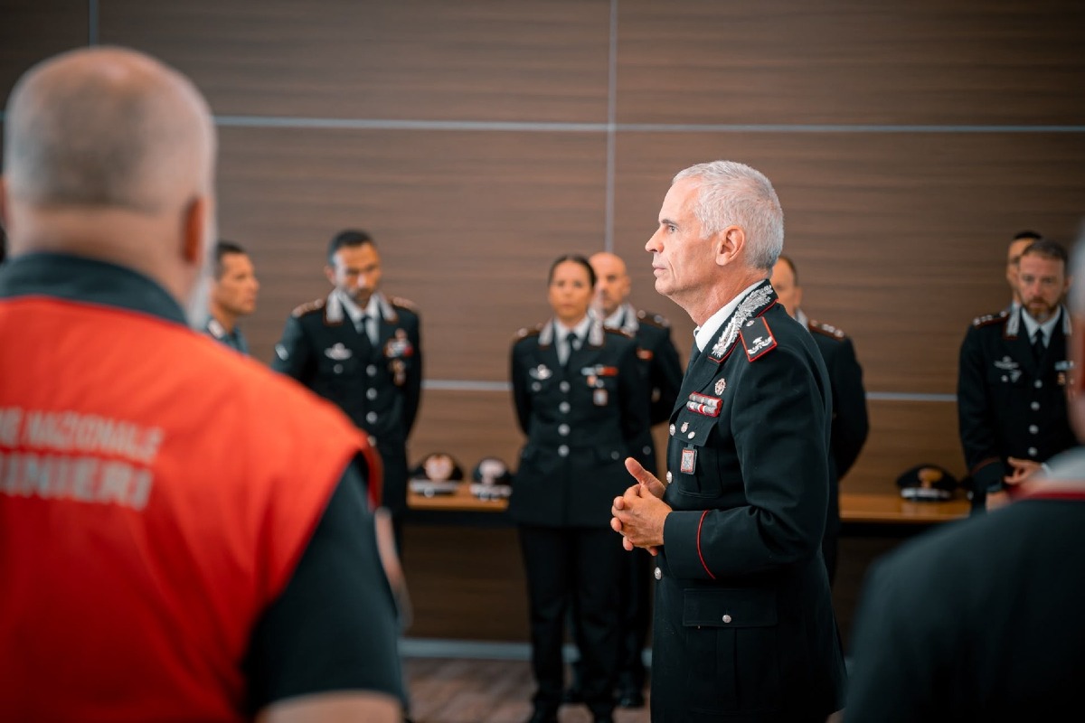 Trieste, il generale Vitagliano saluta i carabinieri prima del trasferimento di settembre