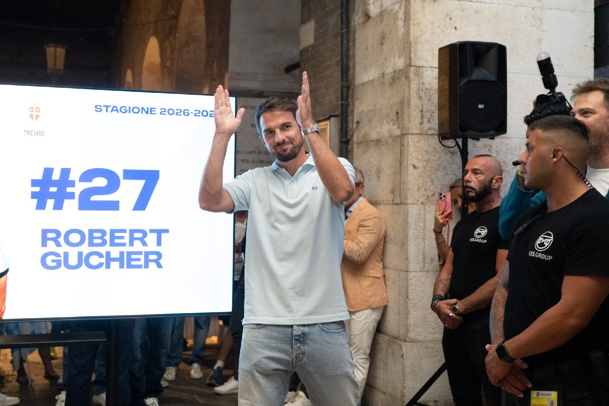 Treviso FBC, svelata la nuova prima maglia davanti ai tifosi in Piazzetta Aldo Moro