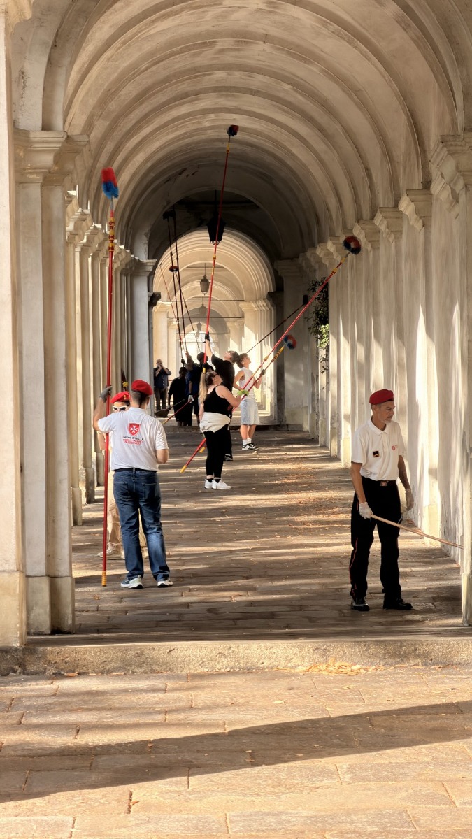 Monte Berico, volontari al lavoro per la pulizia in vista delle celebrazioni dell’8