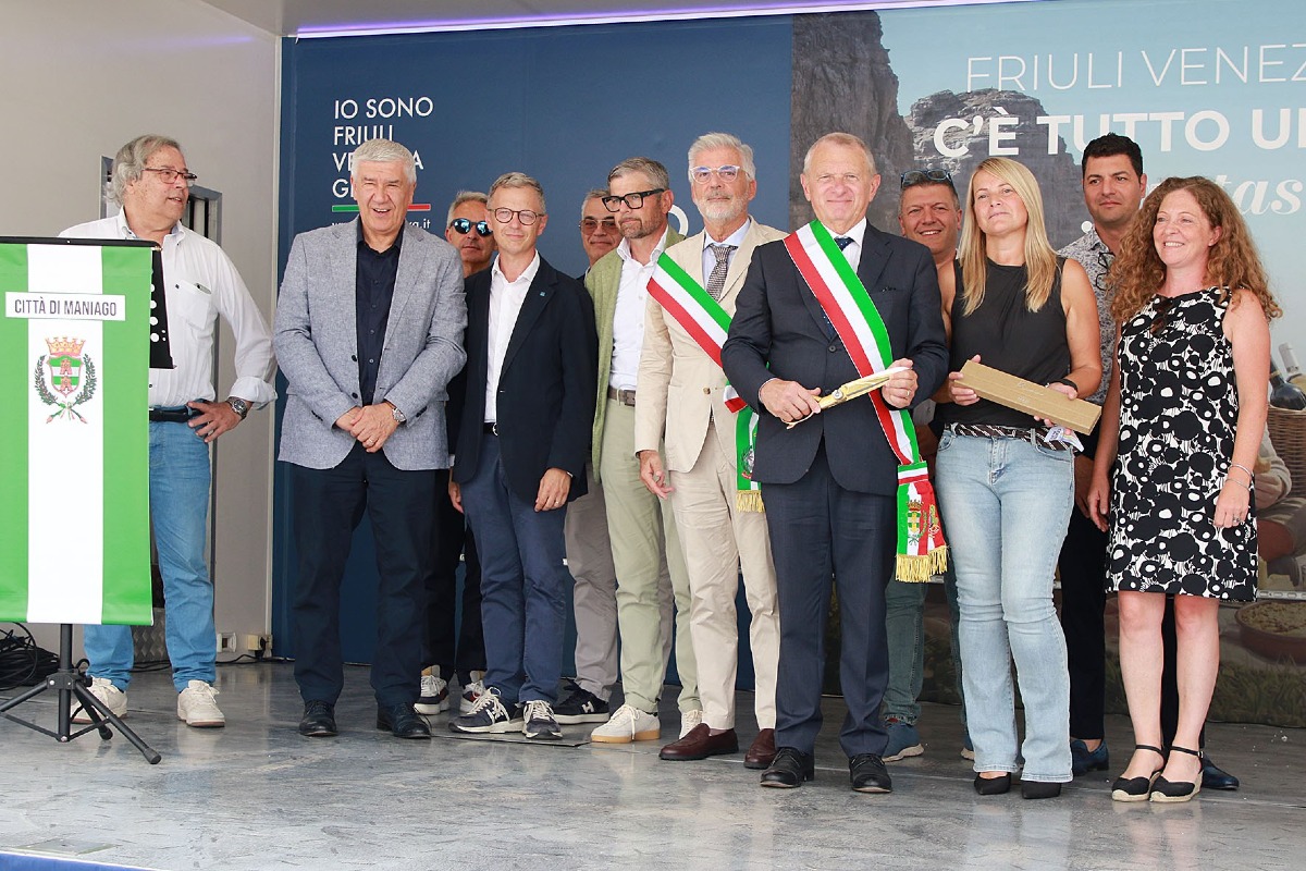Coltello in Festa 2026, Maniago entra nel vivo: mostre, showcooking e voli in elicottero