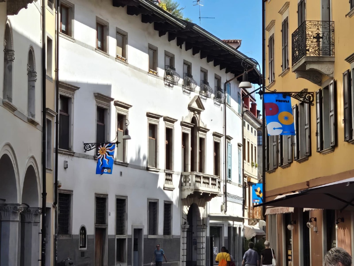 Friuli Doc 2026, Udine si veste a festa: 150 decorazioni e mappa parcheggi e bus
