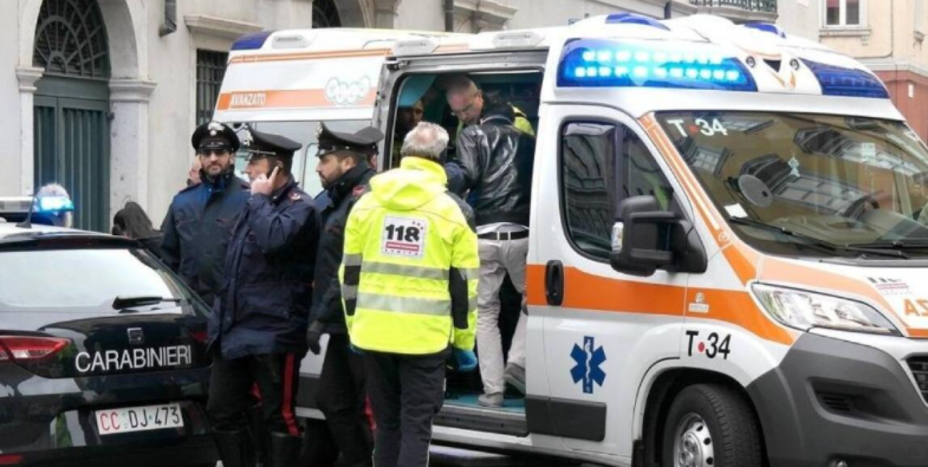 Ragazza di 20 anni in bici finisce sull’asfalto: un furgone la investe e la uccide - Immagine di repertorio