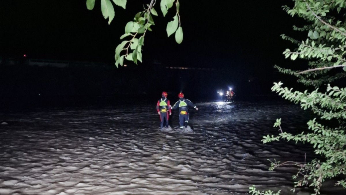 Urla aiuto in mezzo al fiume nella notte: scattano i soccorsi nell’Isarco - 