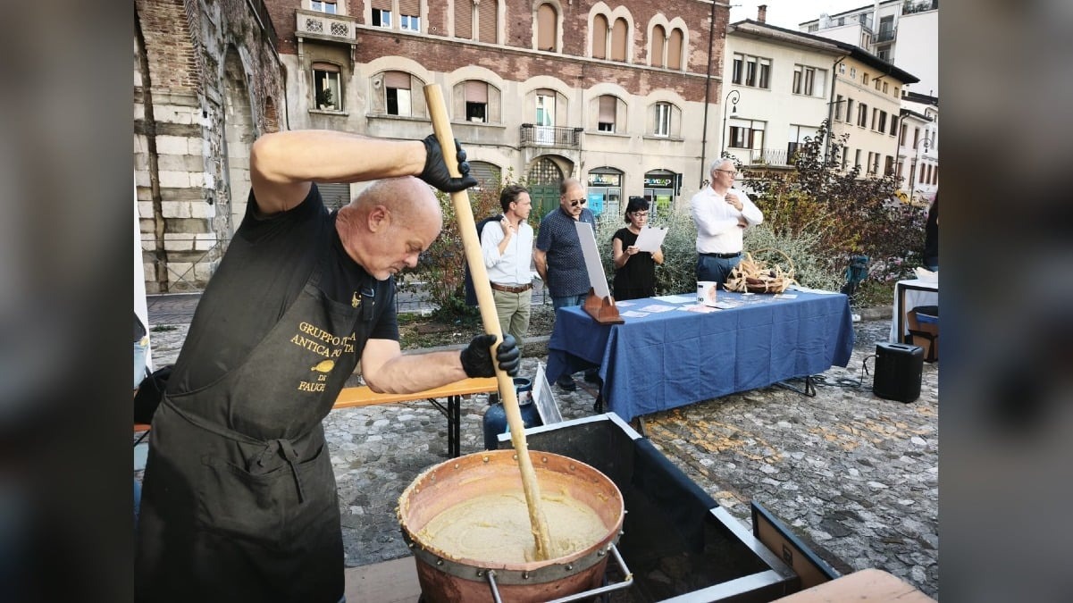 Friuli Doc, l’attesa passa dalle osterie: a Udine il via con la polenta in piazzetta del Pozzo