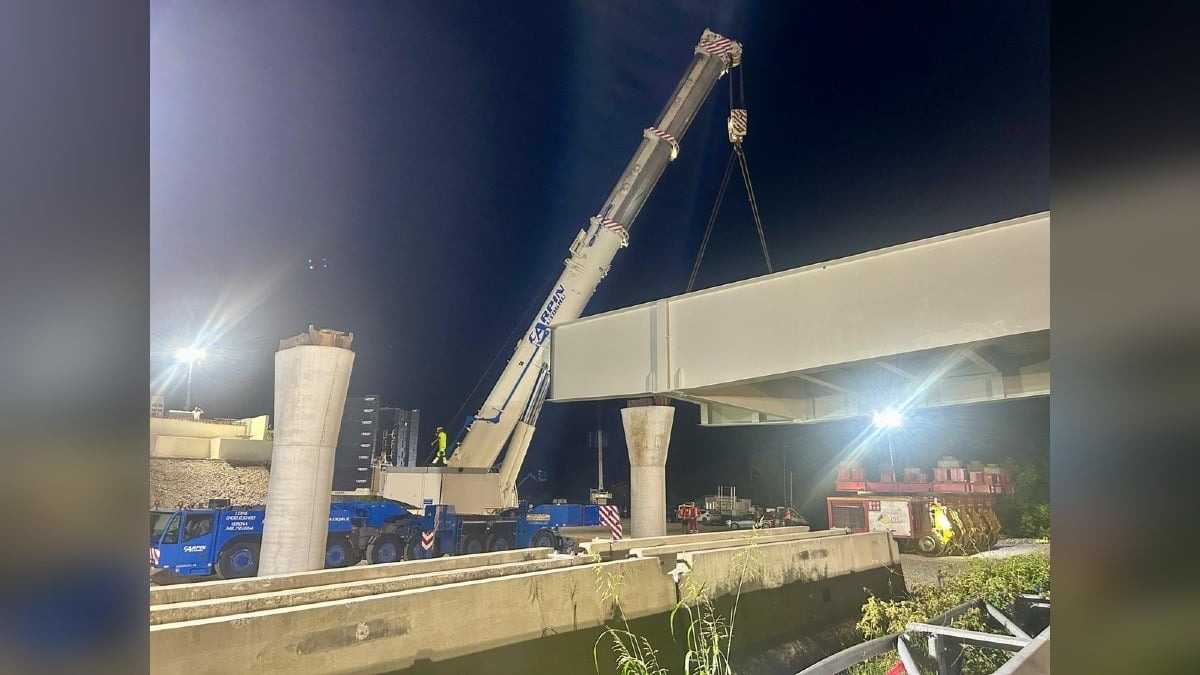 A4, a Cessalto il nuovo ponte di via Gonelle prende forma: montata nella notte la campata principale - 