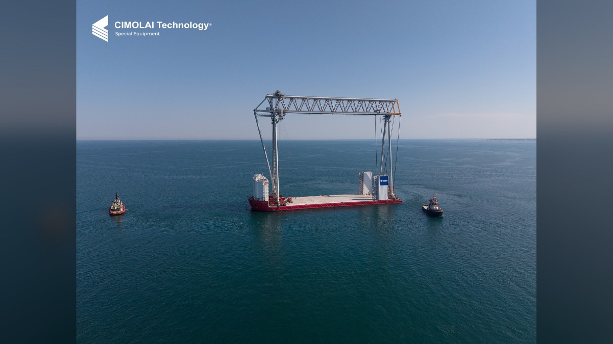 Gru Goliath da 1.600 tonnellate da Chioggia a Monfalcone per Fincantieri - 