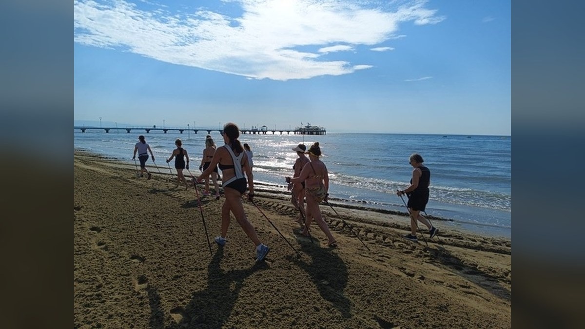 Lignano Pineta, estate 2026 all’aria aperta: 550 presenze per lo yoga e 215 per water walking - 