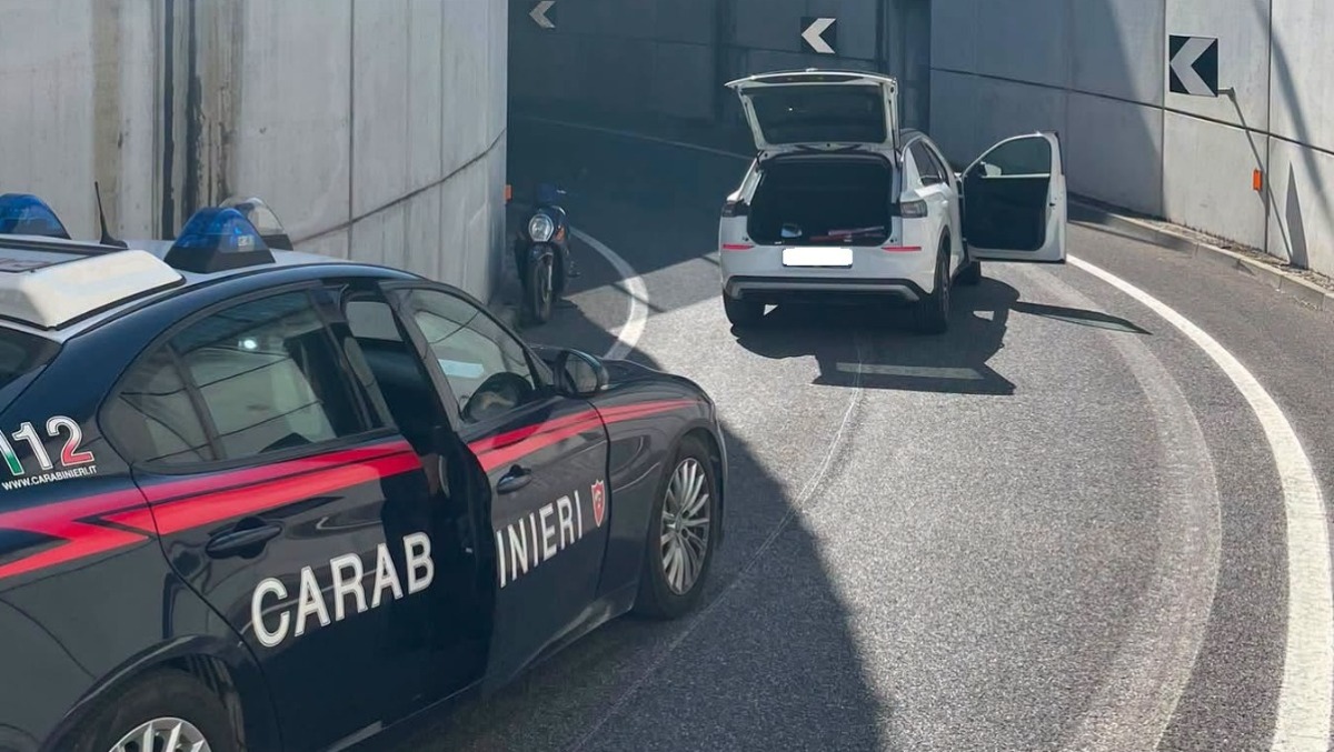 Due indiani sullo scooter contromano nel sottopasso a Zoppola si schiantano contro un’auto - 