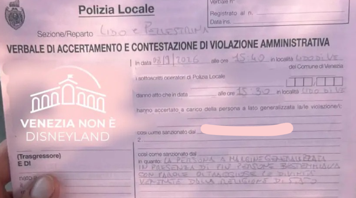 Evita l’incidente all’ultimo secondo, poi arriva la multa: «Ha bestemmiato in pubblico» - 