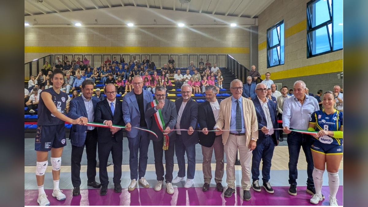 Talmassons, riapre la palestra comunale: 600 posti, fotovoltaico e tunnel con la scuola - 