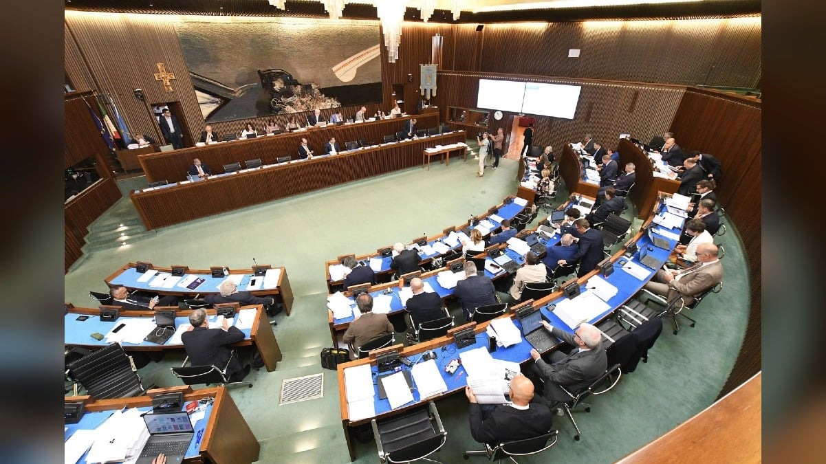 Riparte il Consiglio Fvg: a metà settembre tornano Aula e Commissioni con bilancio, clima e autonomie locali - 